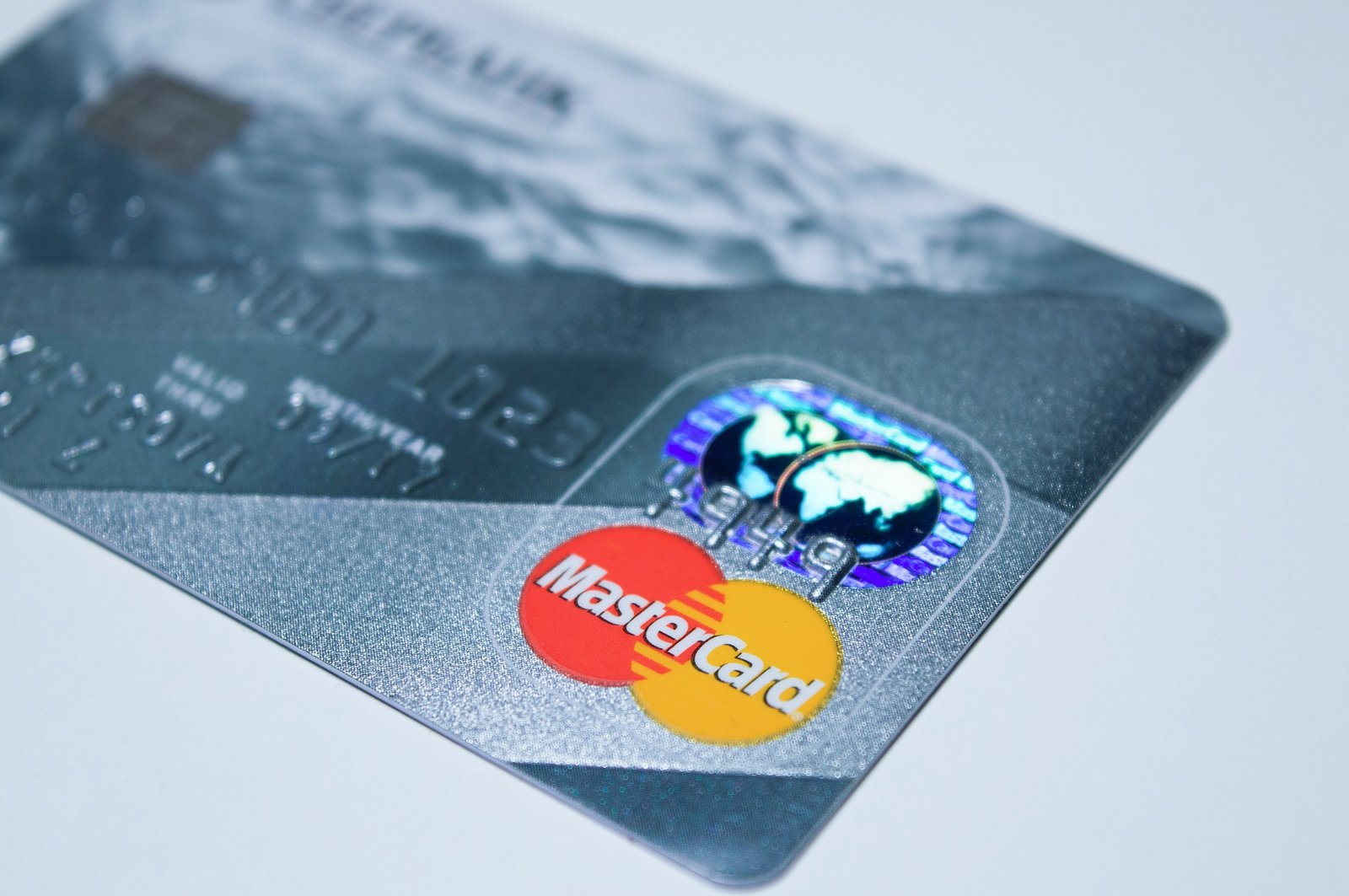 Customers of State Bank of India have old Magrift Debit Card. They need to replace this card in lieu of the new EMV chip debit card. This work can be done easily online.